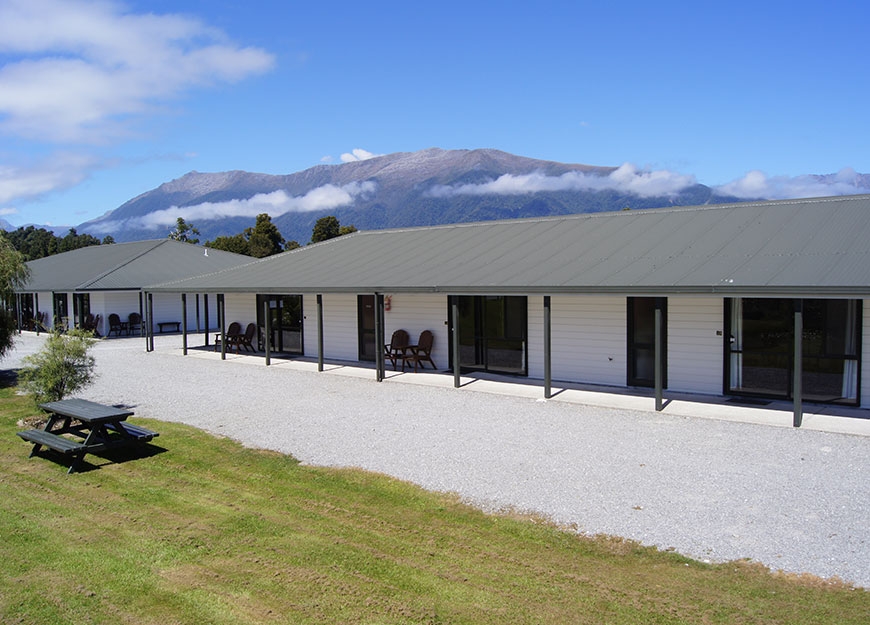 Heritage Park Motel complex